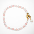 Pulsera de Perlas Mini y Cuarzo Fresa - Elegancia Sutil